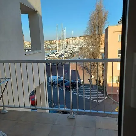 Magnifique T2 Duplex Vue Port