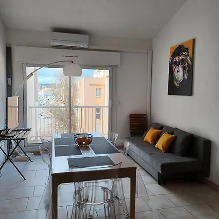 Magnifique T2 Duplex Vue Port *