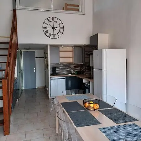 Appartement Magnifique T2 Duplex Vue Port *